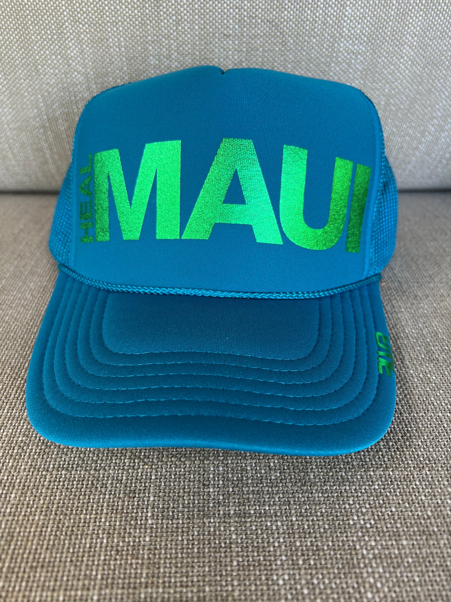 Esky Hat Heal Maui green with blue Foil letters